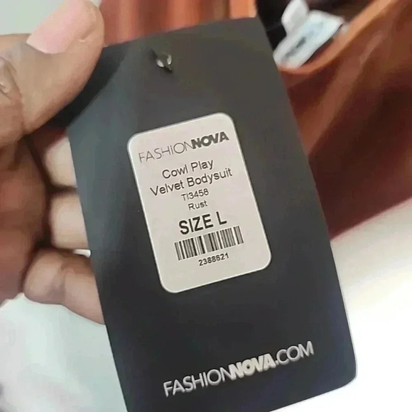 Fashion Nova Velvet Bodysuit. Nwt size Large - Picture 7 of 7